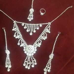Fashion jewelry set necklace earrings ring tikka